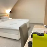 Mikes Deluxe * 巴拉顿菲赖德
