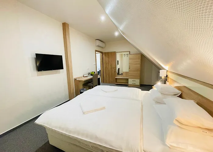 Mikes Deluxe Apartment Balatonfured